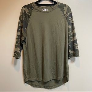 American Rag Men’s camo shirt